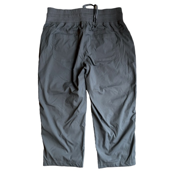 Shambhala Women's Live-In Ease Mid Rise Capri Pants Dark Grey Size Medium - Picture 7 of 16